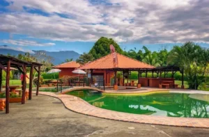 Read more about the article Costa Rica Travel Warning: What Tourists Should Know